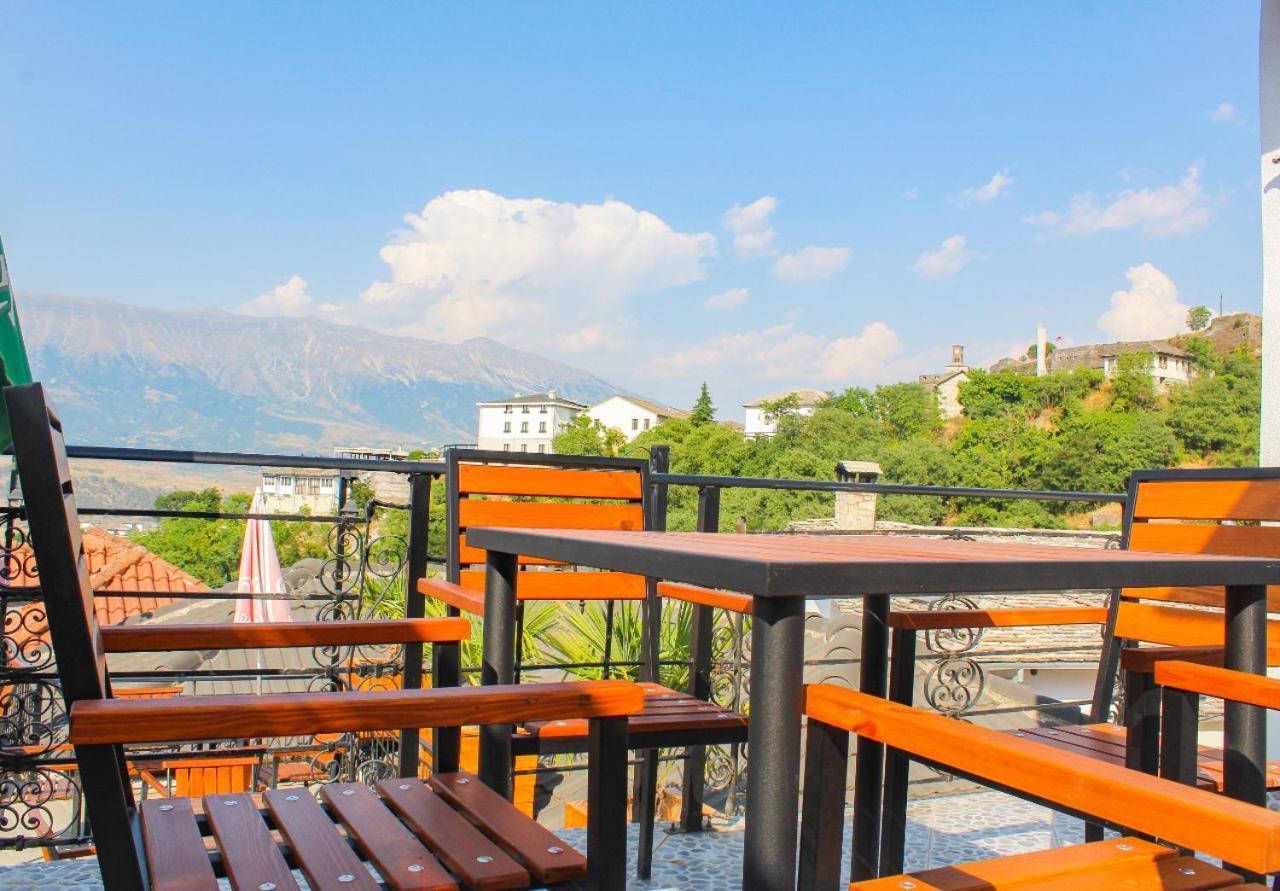 Silver Hill Guesthouse Gjirokastër Eksteriør billede