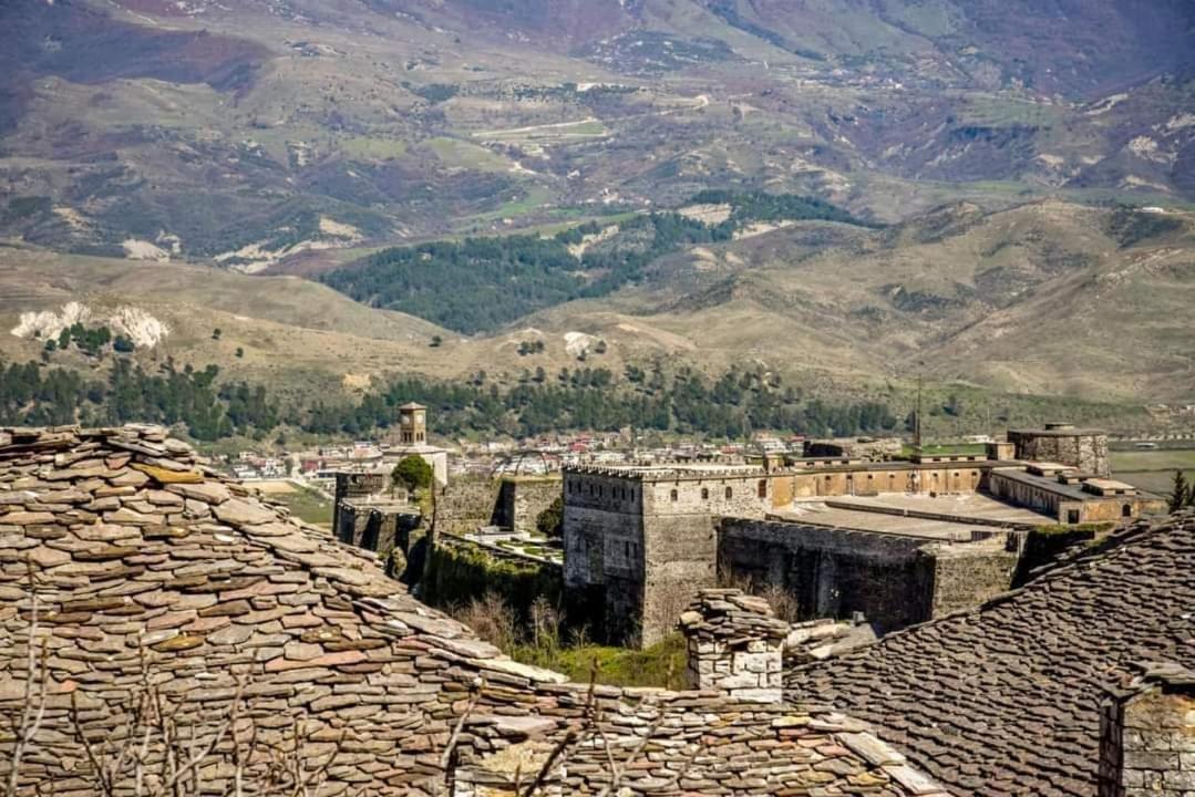 Silver Hill Guesthouse Gjirokastër Eksteriør billede