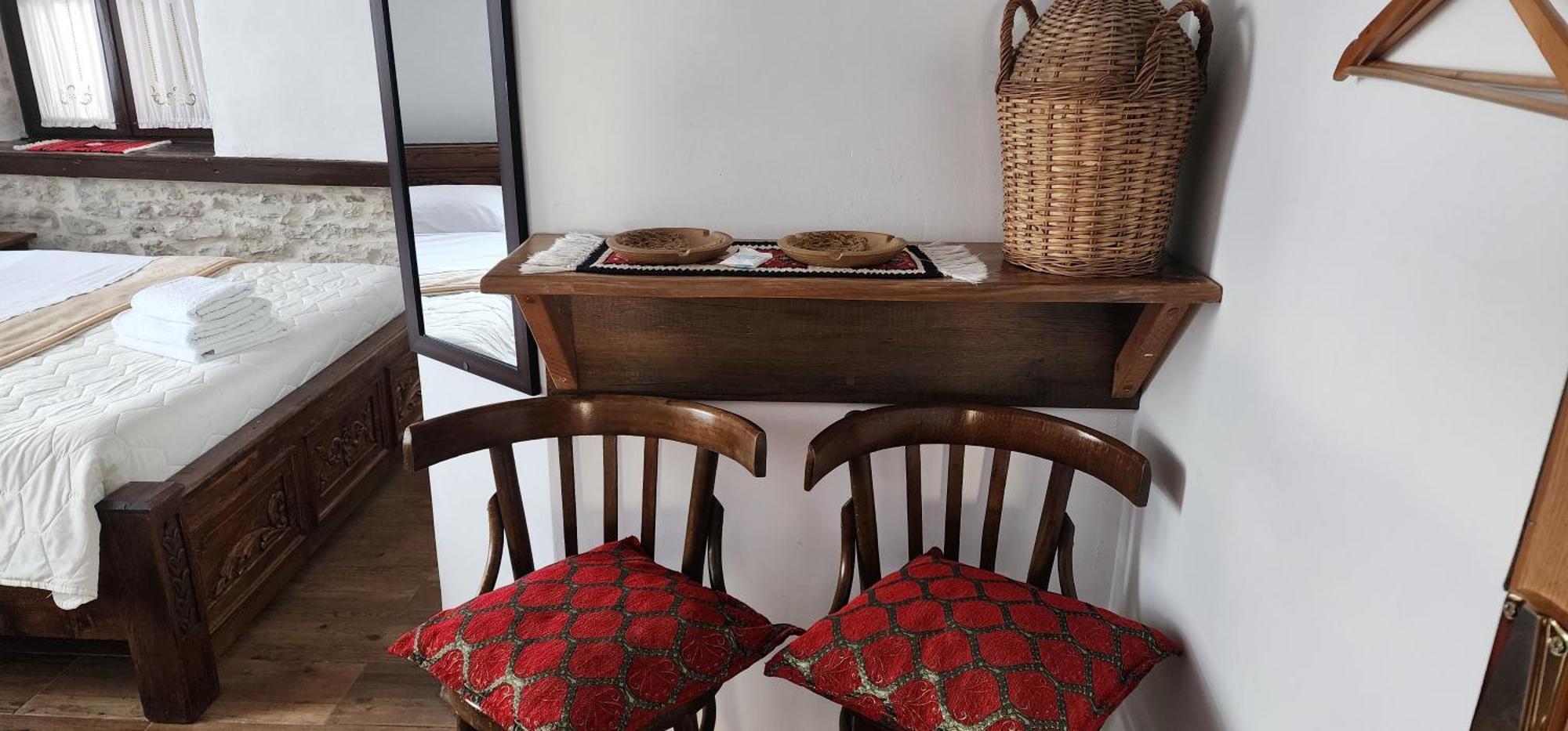 Silver Hill Guesthouse Gjirokastër Værelse billede