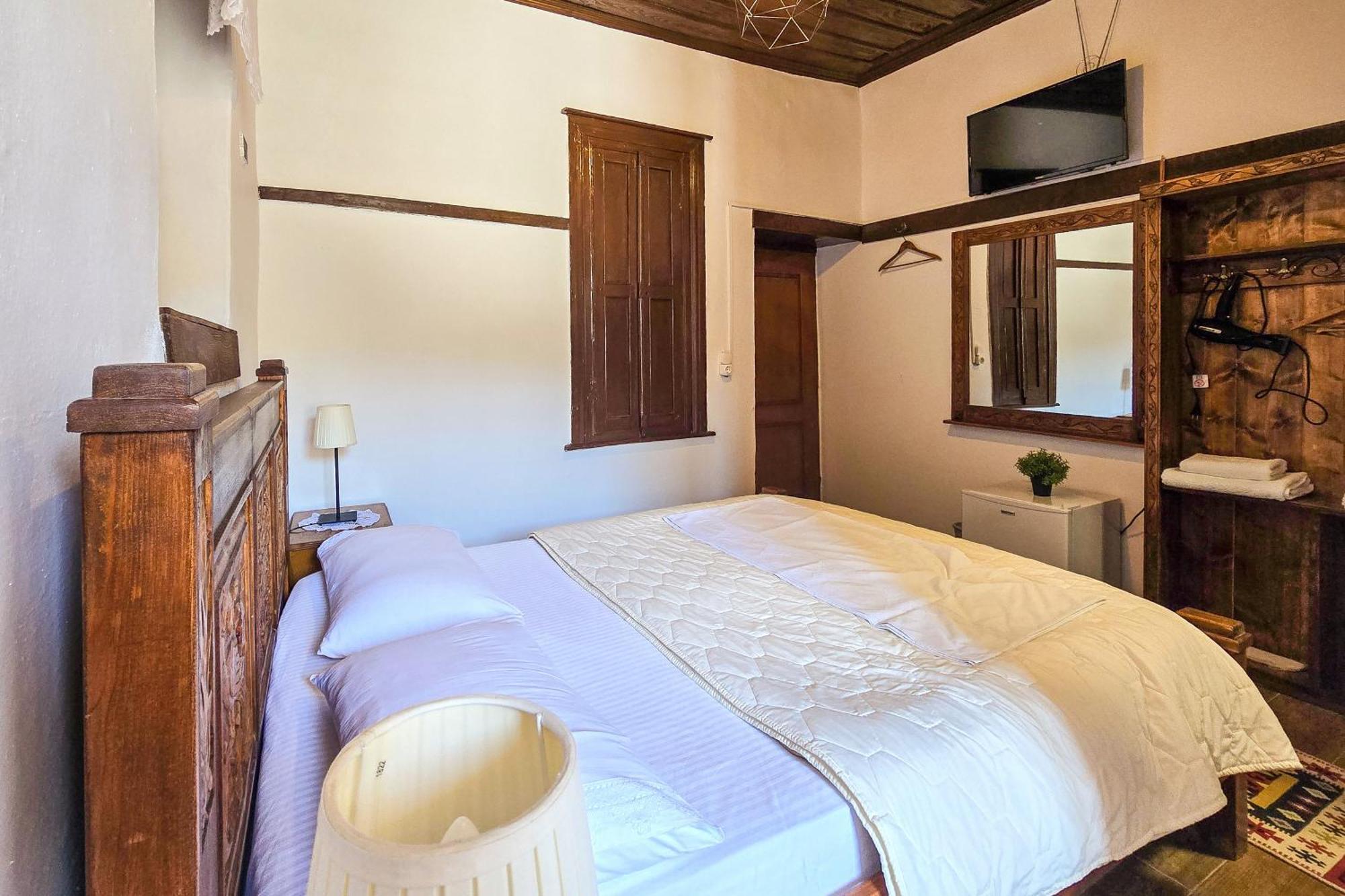 Silver Hill Guesthouse Gjirokastër Eksteriør billede