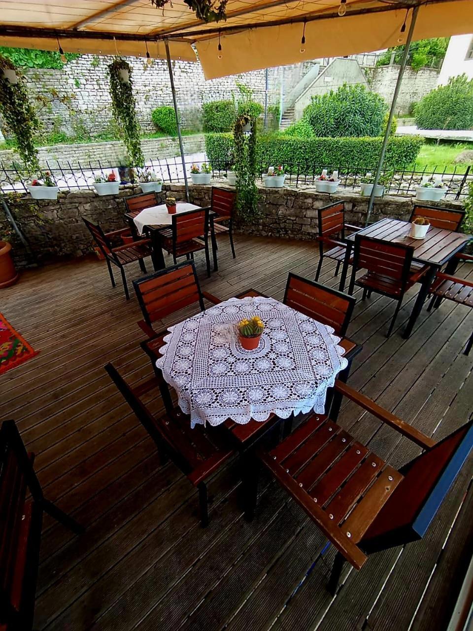 Silver Hill Guesthouse Gjirokastër Eksteriør billede